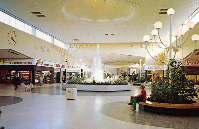Oakland Mall - Historical Photo From Facebook (newer photo)